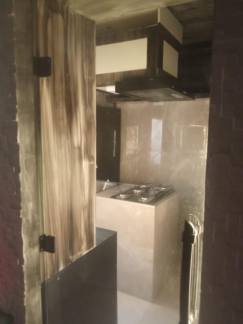 Kitchen or kitchenette, minibar, stove