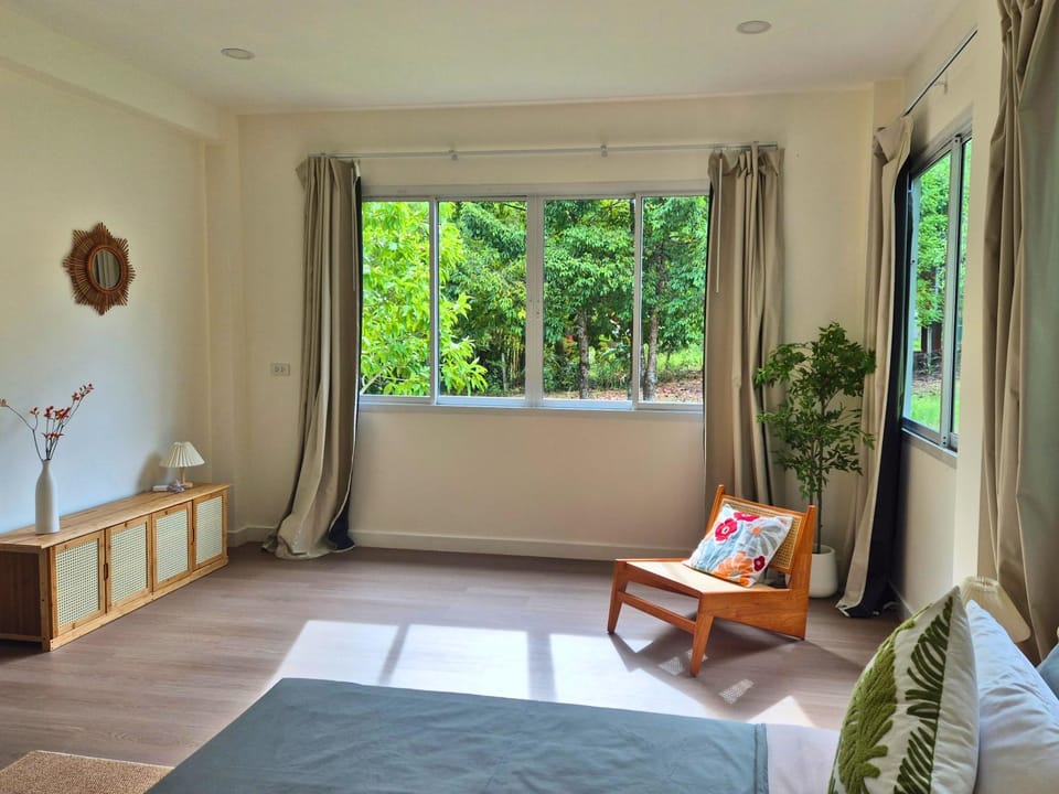 Bed, Bedroom, Garden view, Garden view