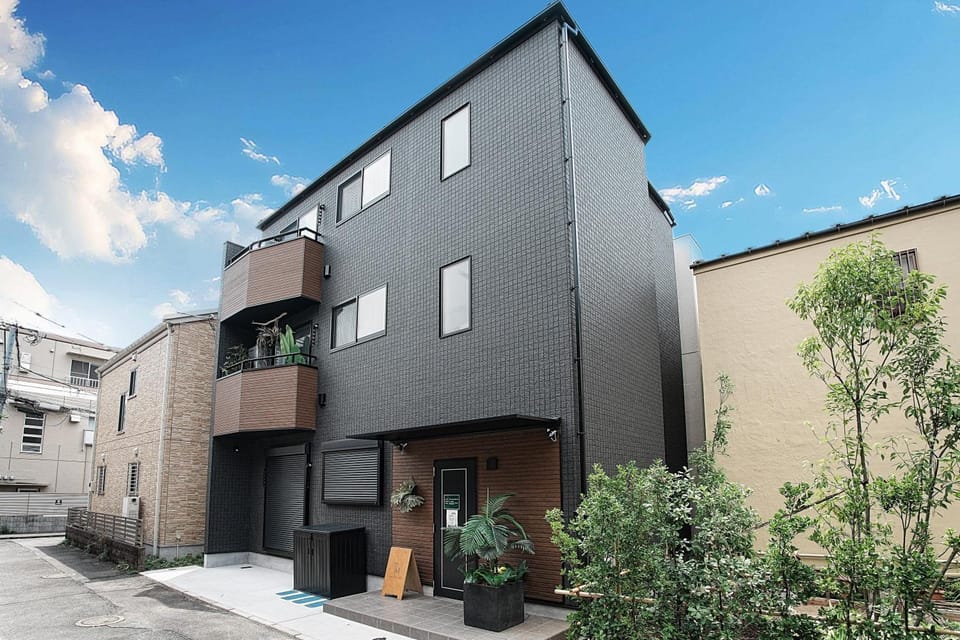 Property building, Day, Neighbourhood