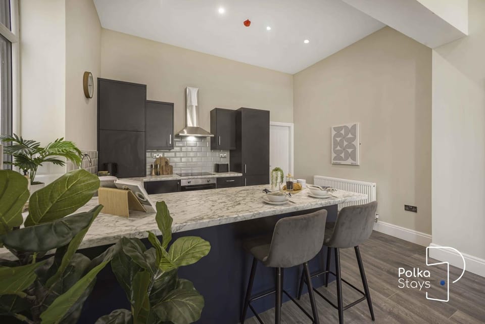 Kitchen or kitchenette, Living room, Seating area, Dining area, minibar