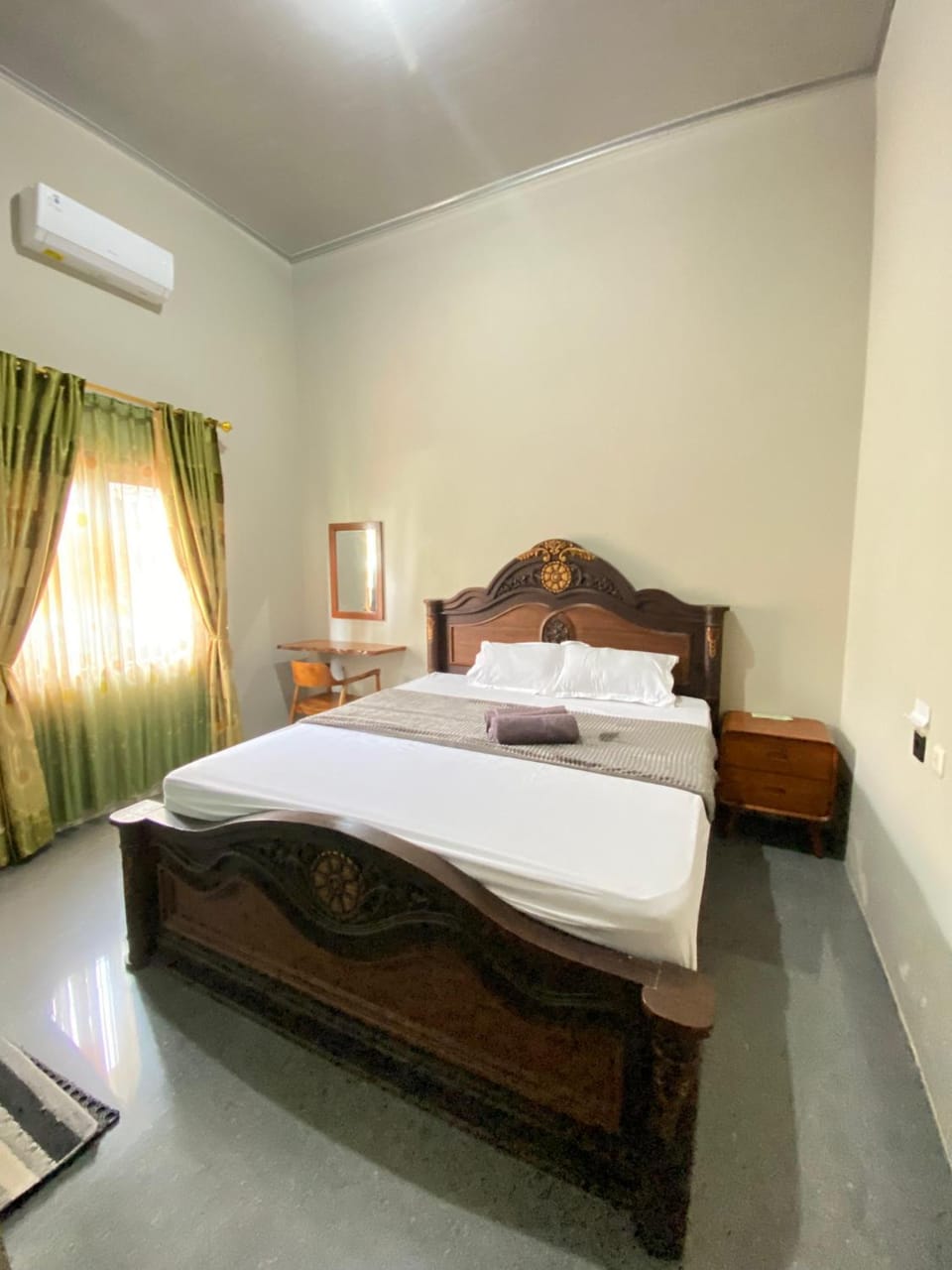 Lotus Homestay Bed and Breakfast in Indonesia