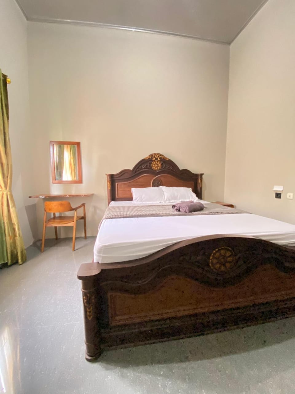 Lotus Homestay Bed and Breakfast in Indonesia