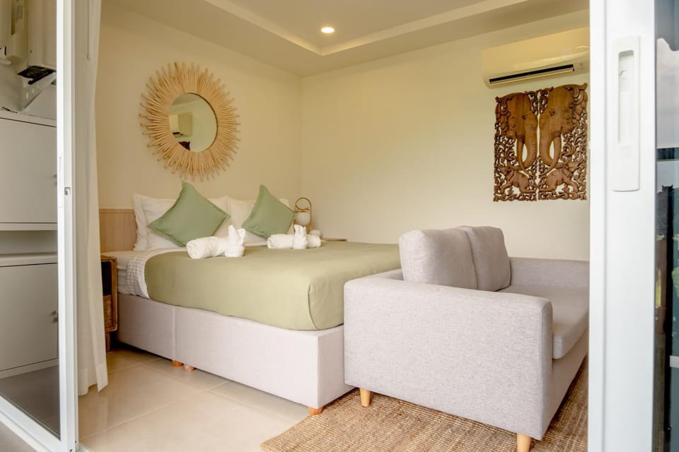 Bed, Living room, Photo of the whole room, Bedroom