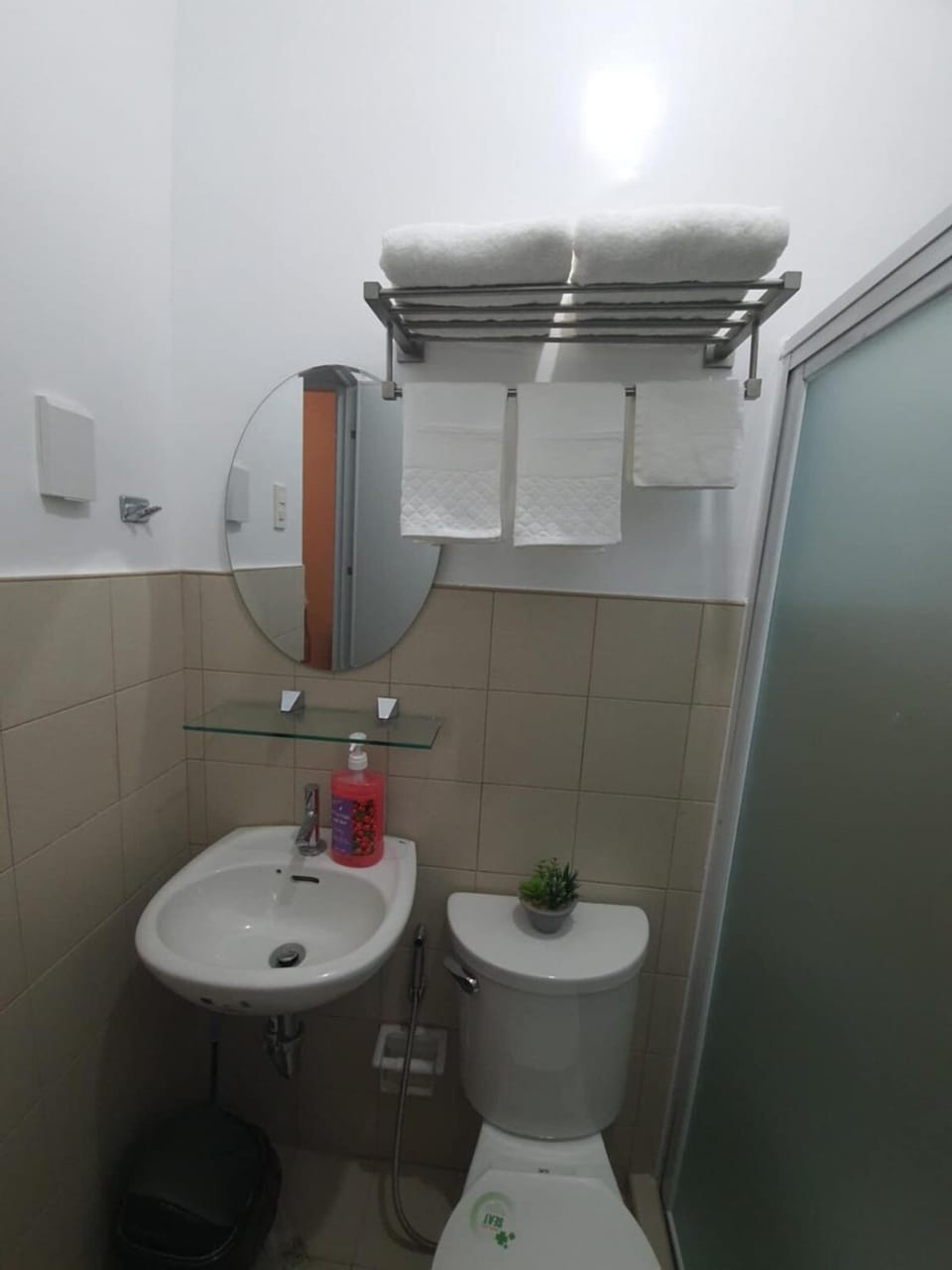 Toilet, Bathroom, towels