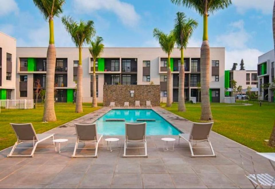 Property building, Day, Garden, Garden view, Pool view, Swimming pool, sunbed