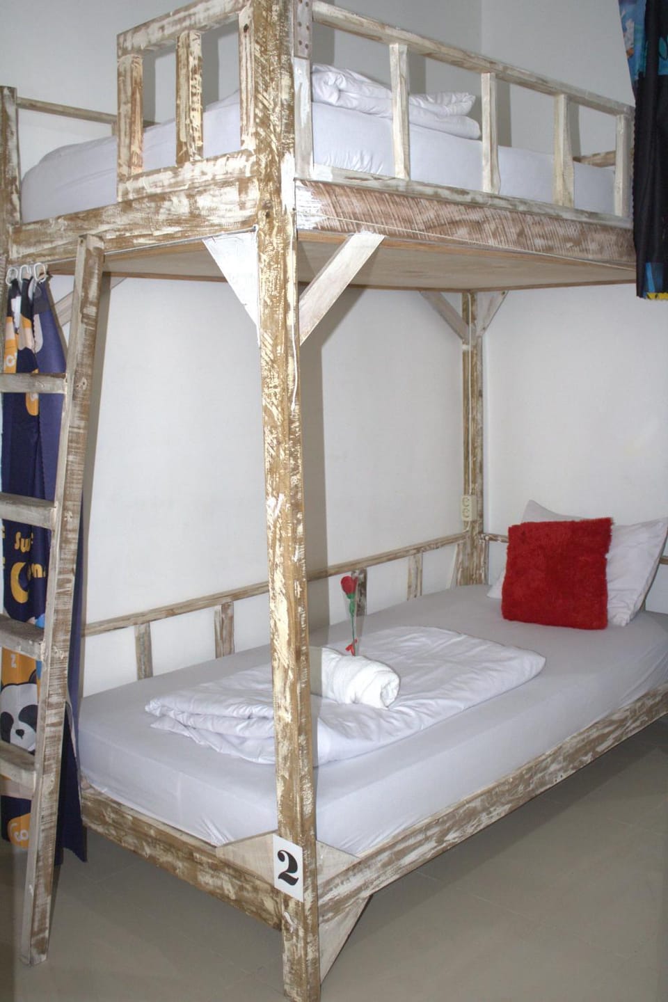 Bedroom, bunk bed, air conditioner