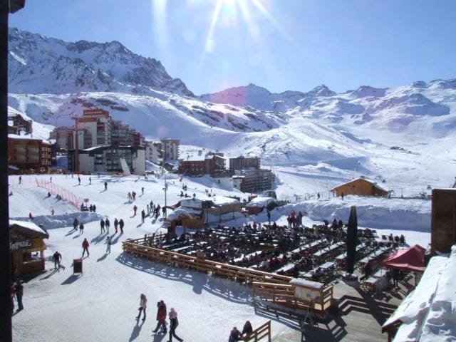 Nearby landmark, Day, Natural landscape, Winter, Skiing, Mountain view