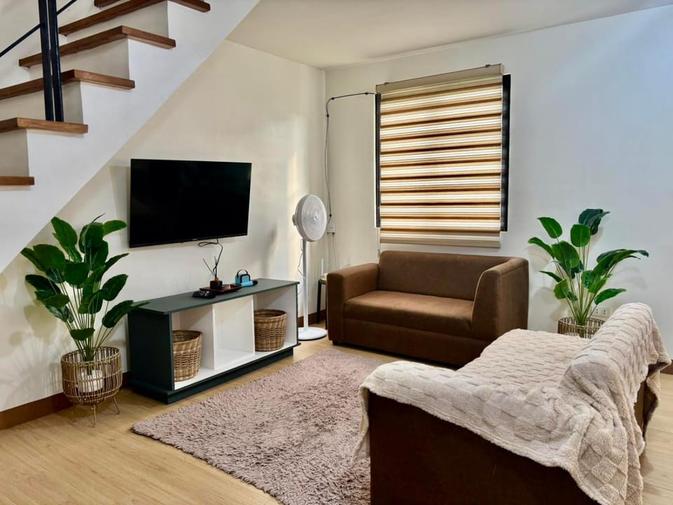 ELISA'S 3 Bedroom with pool Bed and Breakfast in Calabarzon