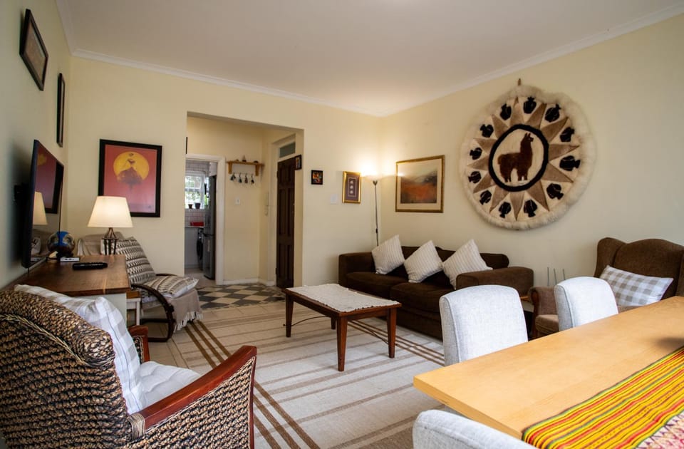 Communal lounge/ TV room, TV and multimedia, Living room, Evening entertainment