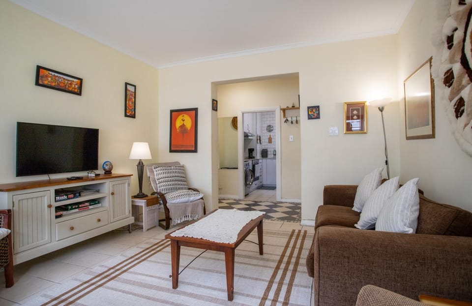 Communal lounge/ TV room, Living room, Seating area