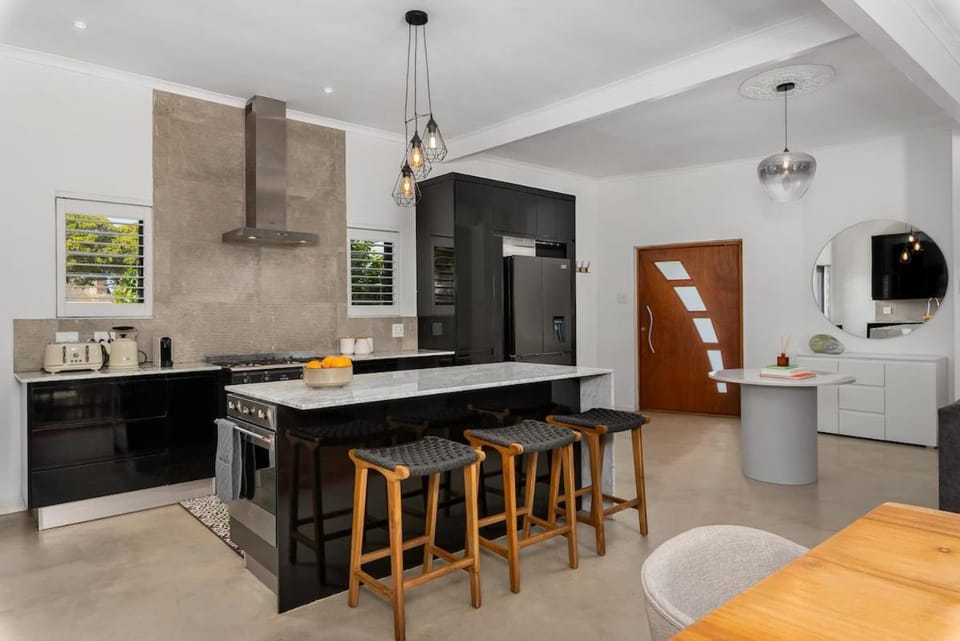 Luxury Family Villa with Pool, Gym & Bonfire Area Villa in Cape Town