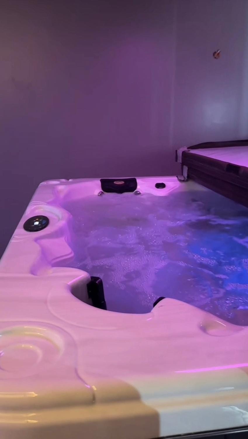 Évasion Spa & Pool Villa in Saint-Étienne