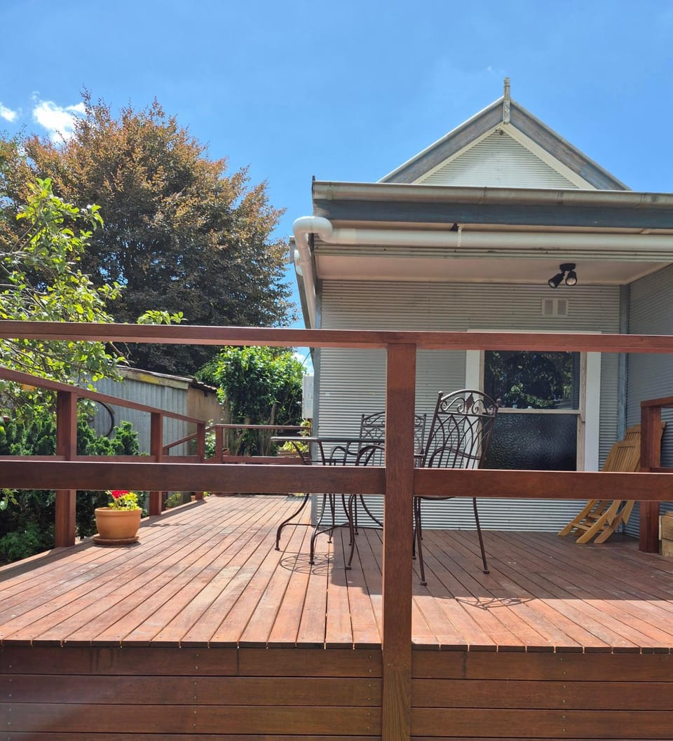 Property building, Patio, Balcony/Terrace