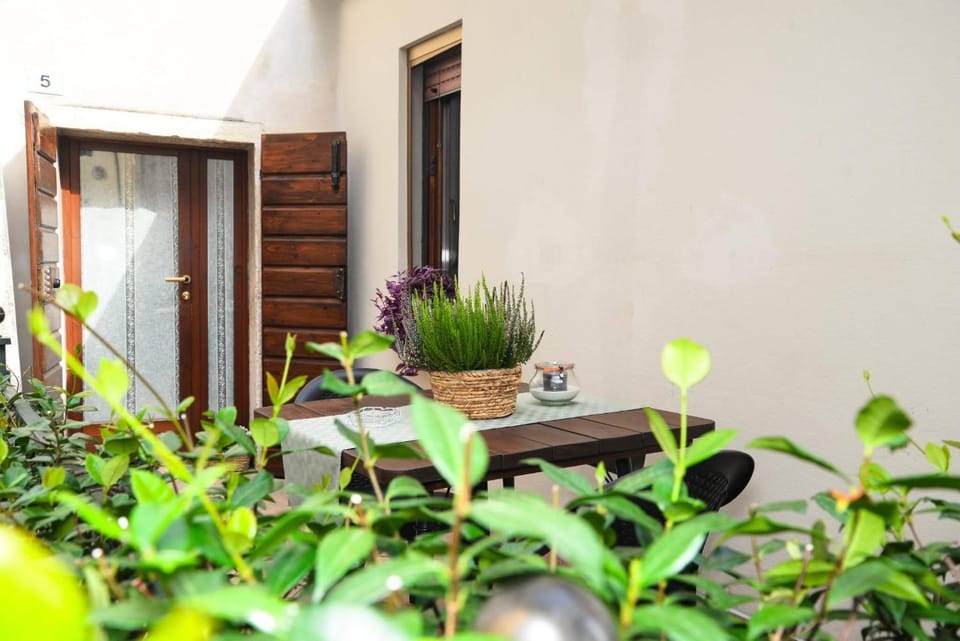 Patio, Garden, Balcony/Terrace, Garden view