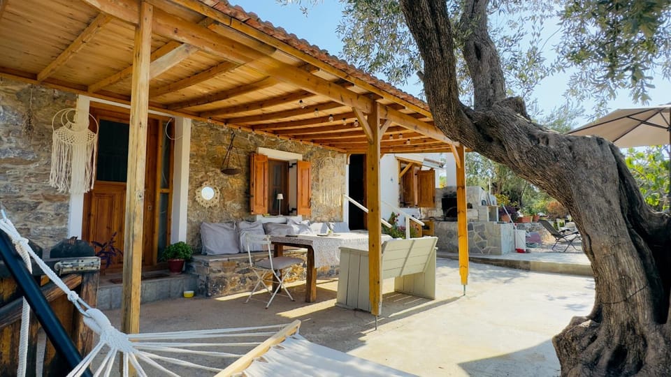 Lithos Estate Plomari House in İzmir Province