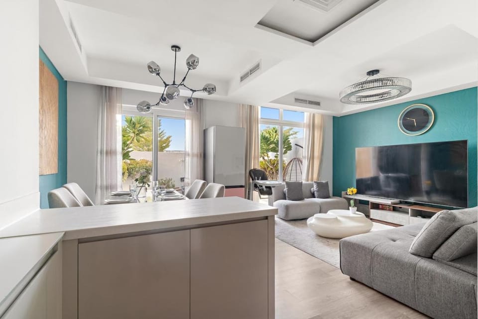 FIRST CLASS VILLA Spacious for Family Getaways Apartment in Dubai