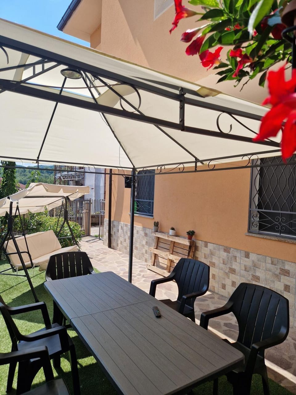 Day, Garden, Dining area