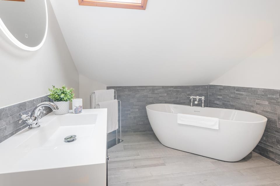 New Listing - The Cote! House in Bowness-on-Windermere