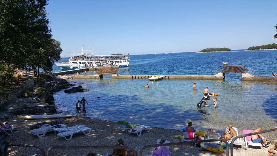 Fishing, Minigolf, Table tennis, Tennis court, Hiking, Cycling, Diving