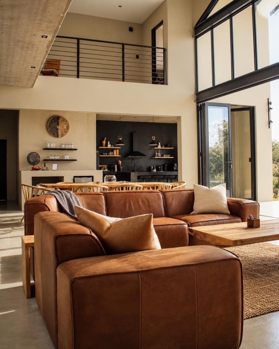 Communal lounge/ TV room