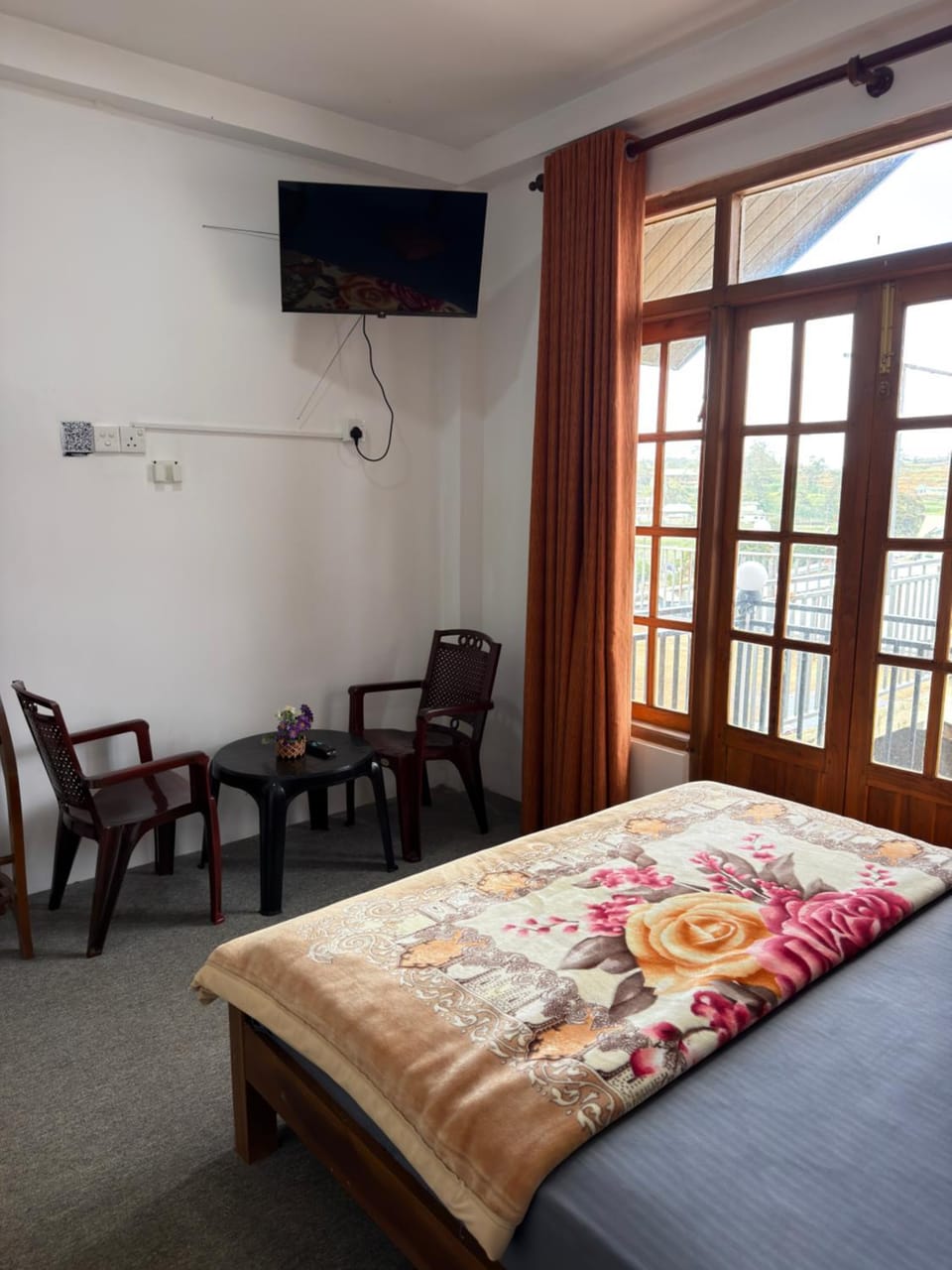 Creek View Inn Hotel in Nuwara Eliya