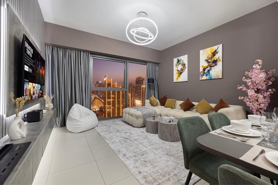 Living room, Dining area