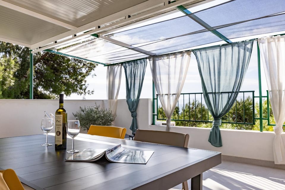 View (from property/room), Balcony/Terrace, Food and drinks, Seating area