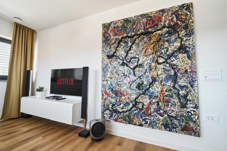 Communal lounge/ TV room, TV and multimedia, Decorative detail, Evening entertainment