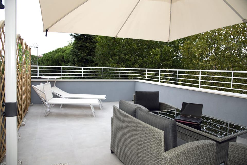 View (from property/room), Balcony/Terrace