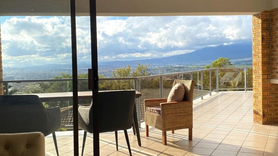 Natural landscape, Balcony/Terrace, Seating area
