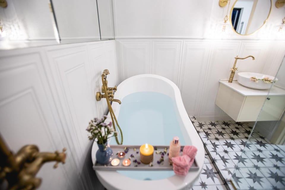Toilet, Bath