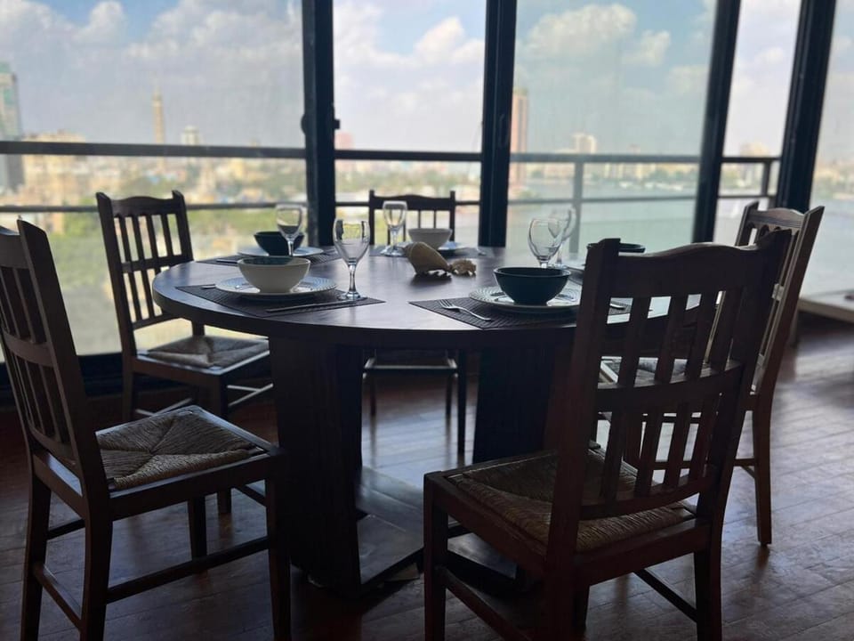 Pistachio Apt Dokki - Nile View Apartment in Cairo