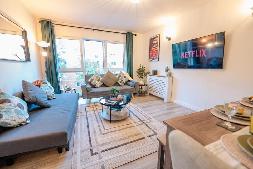 Modern & Central 2 Bedroom Apartment Free Parking Apartment in Cardiff