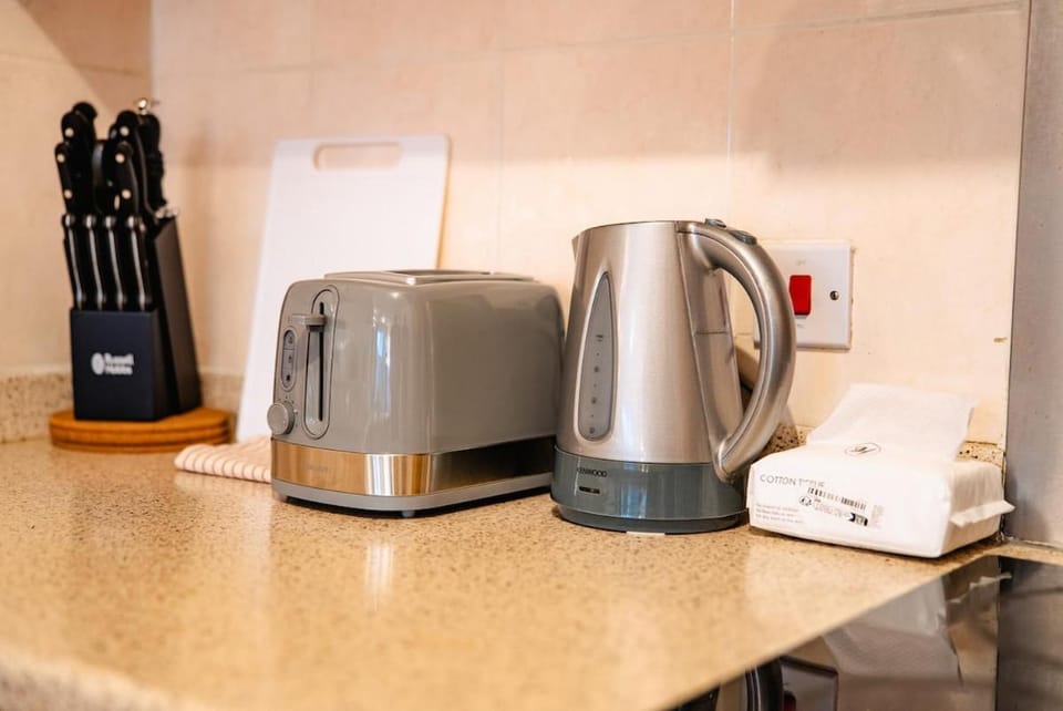 Modern & Central 2 Bedroom Apartment Free Parking Apartment in Cardiff