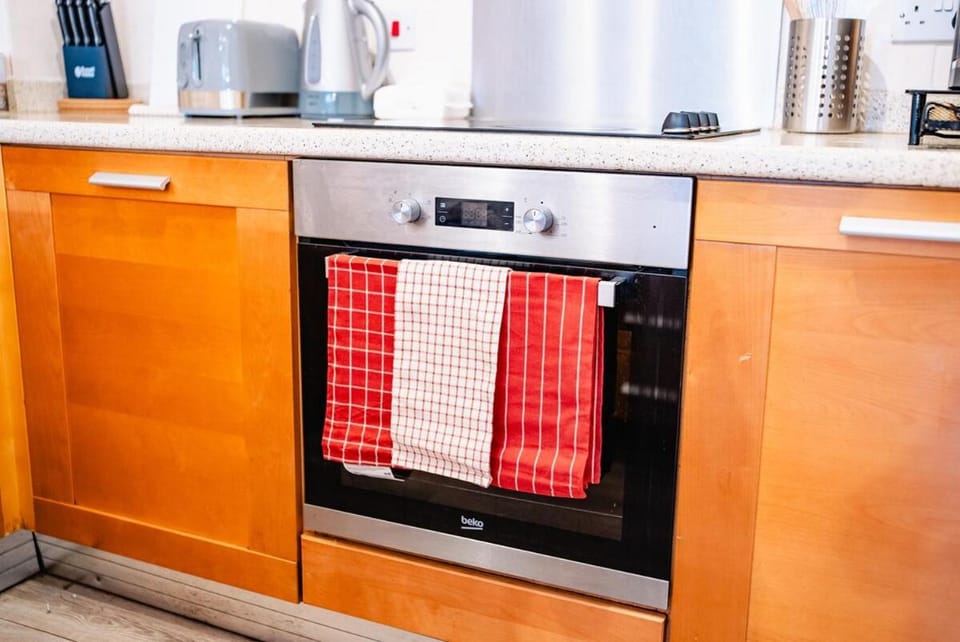Modern & Central 2 Bedroom Apartment Free Parking Apartment in Cardiff