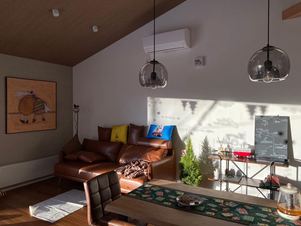 Communal lounge/ TV room, Living room, Dining area, Internal: Not applicable to any particular room