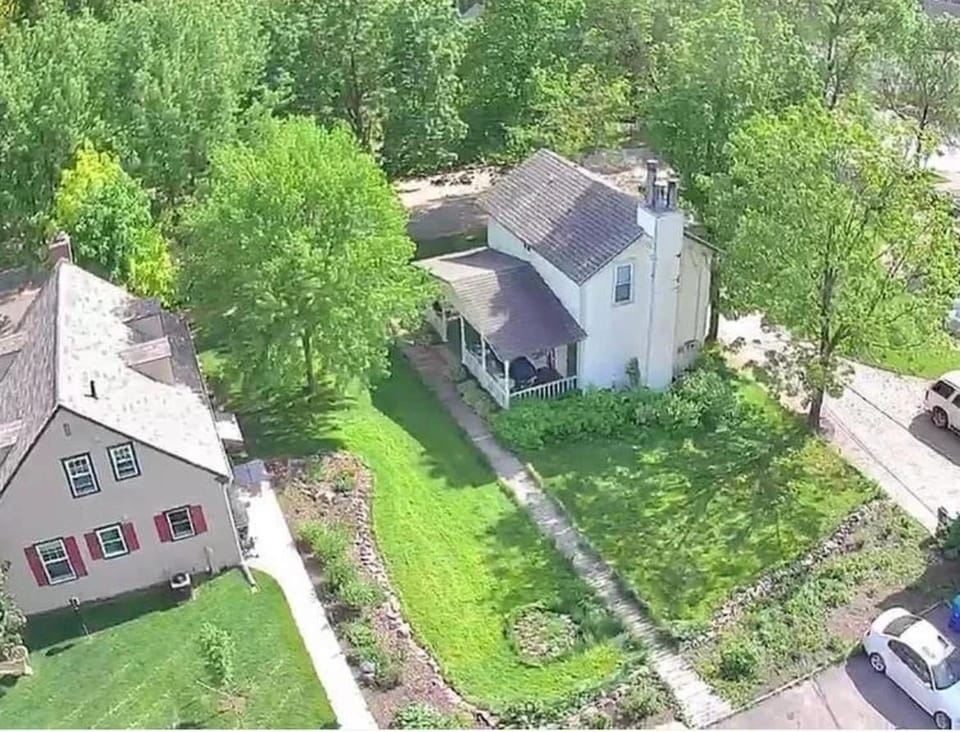 Historic Devoe House-Walk to Downtown Arts and Restaurants Apartment in Wausau