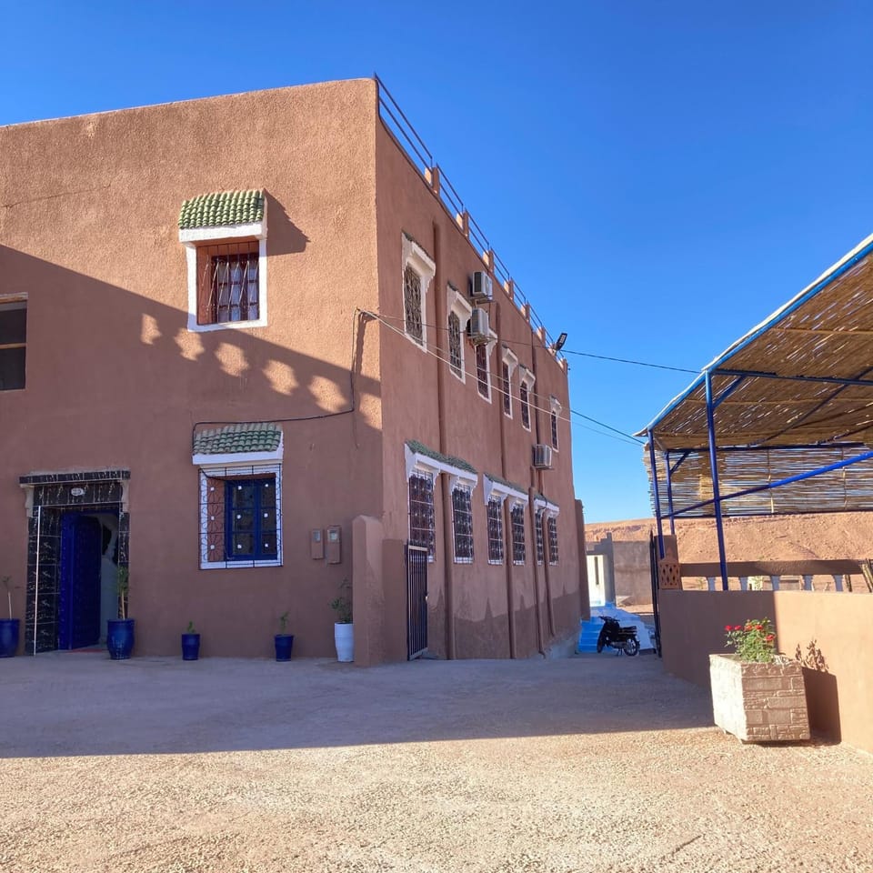 Property building, Facade/entrance, Day