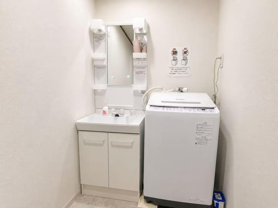 5 Min to Ueno Direct to Shinjuku Spacious 47sqm Studio 3 Min Walk -3F Apartment in Japan