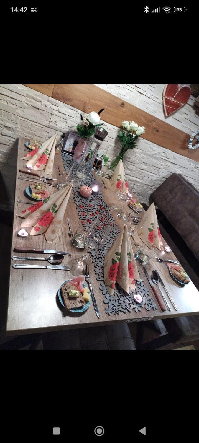 Food and drinks, Food