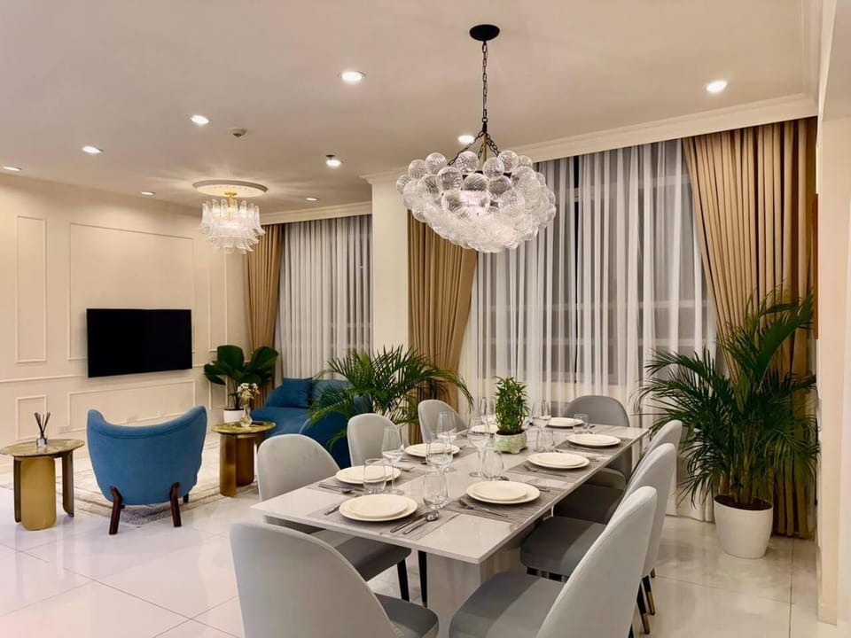 Elegant 4BR penthouse in BGC Apartment in Makati