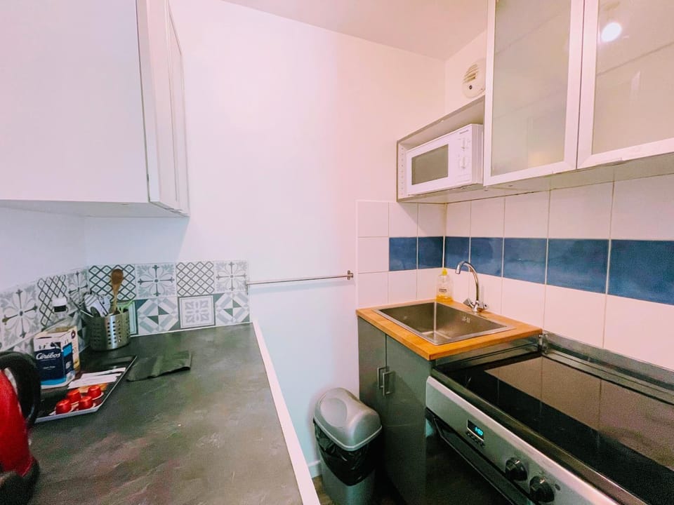 Kitchen or kitchenette, stove
