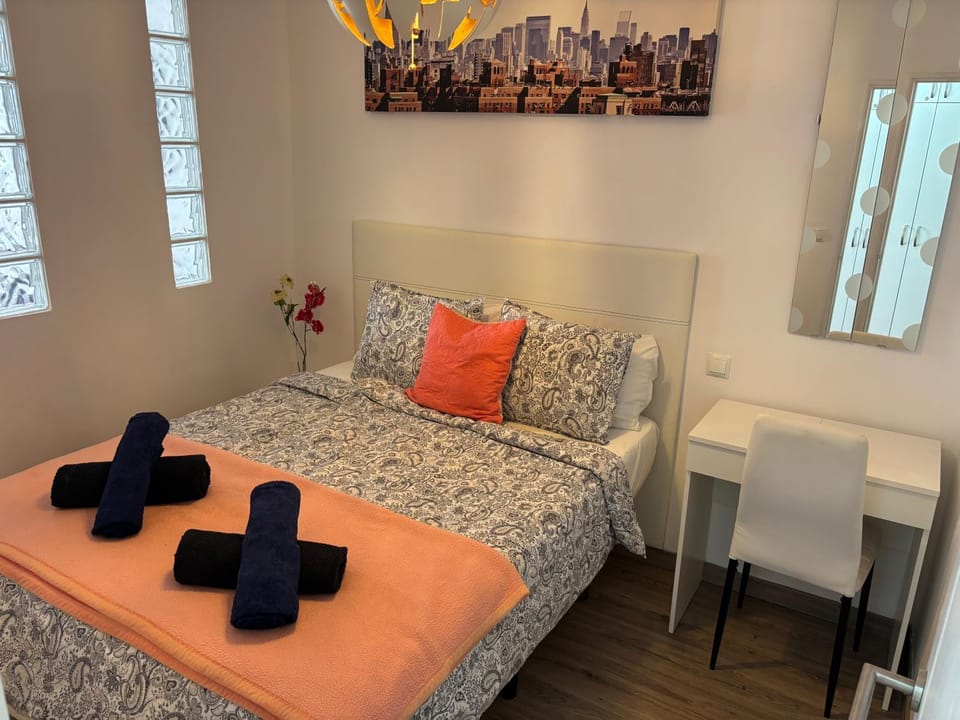 Bed, Bedroom