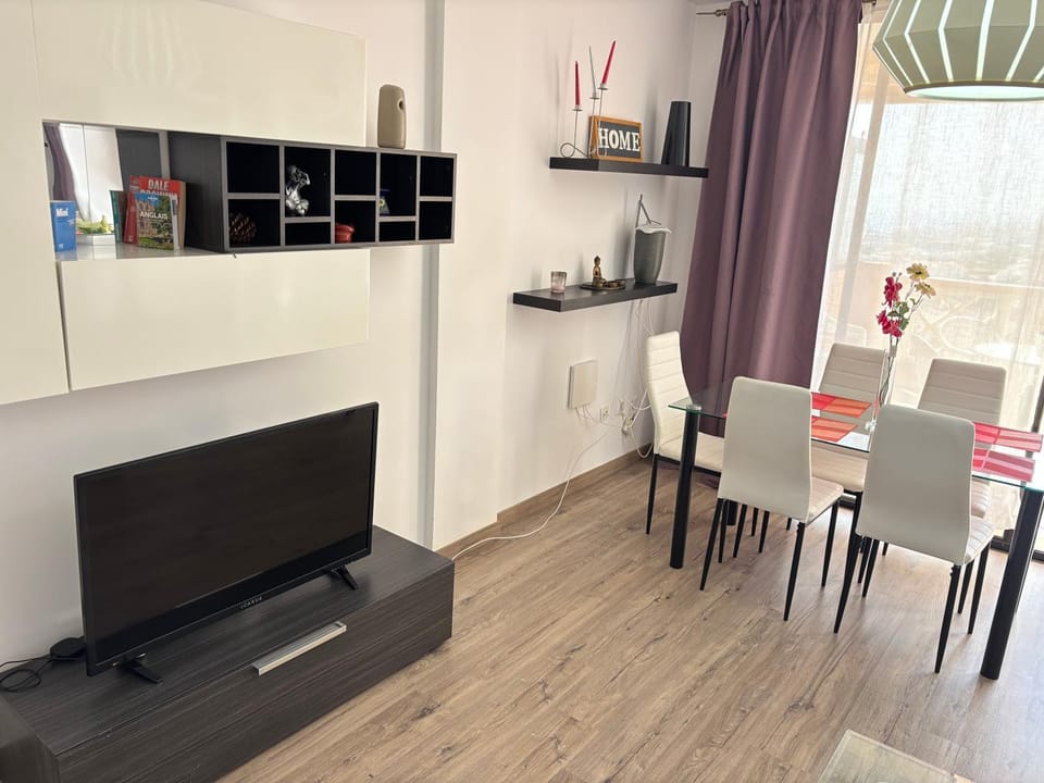 TV and multimedia, Living room, Dining area