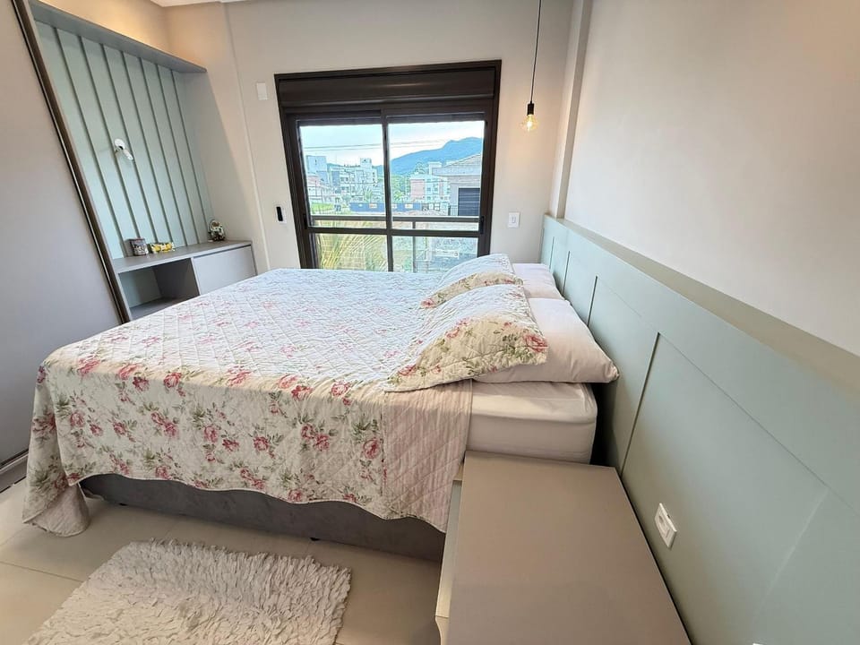 Cód 110 - Apartamento espetacular à 280m do mar Apartment in Florianopolis