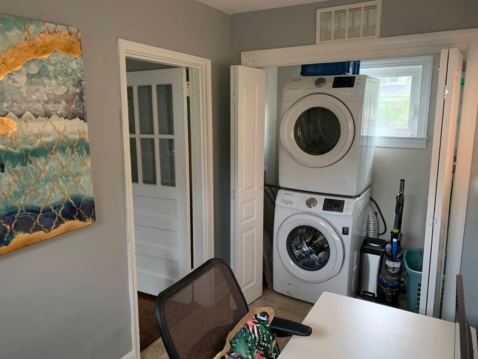 2 bed House in Downtown Raleigh House in Raleigh
