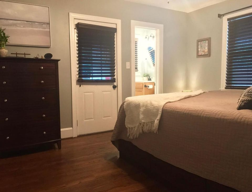 2 bed House in Downtown Raleigh House in Raleigh