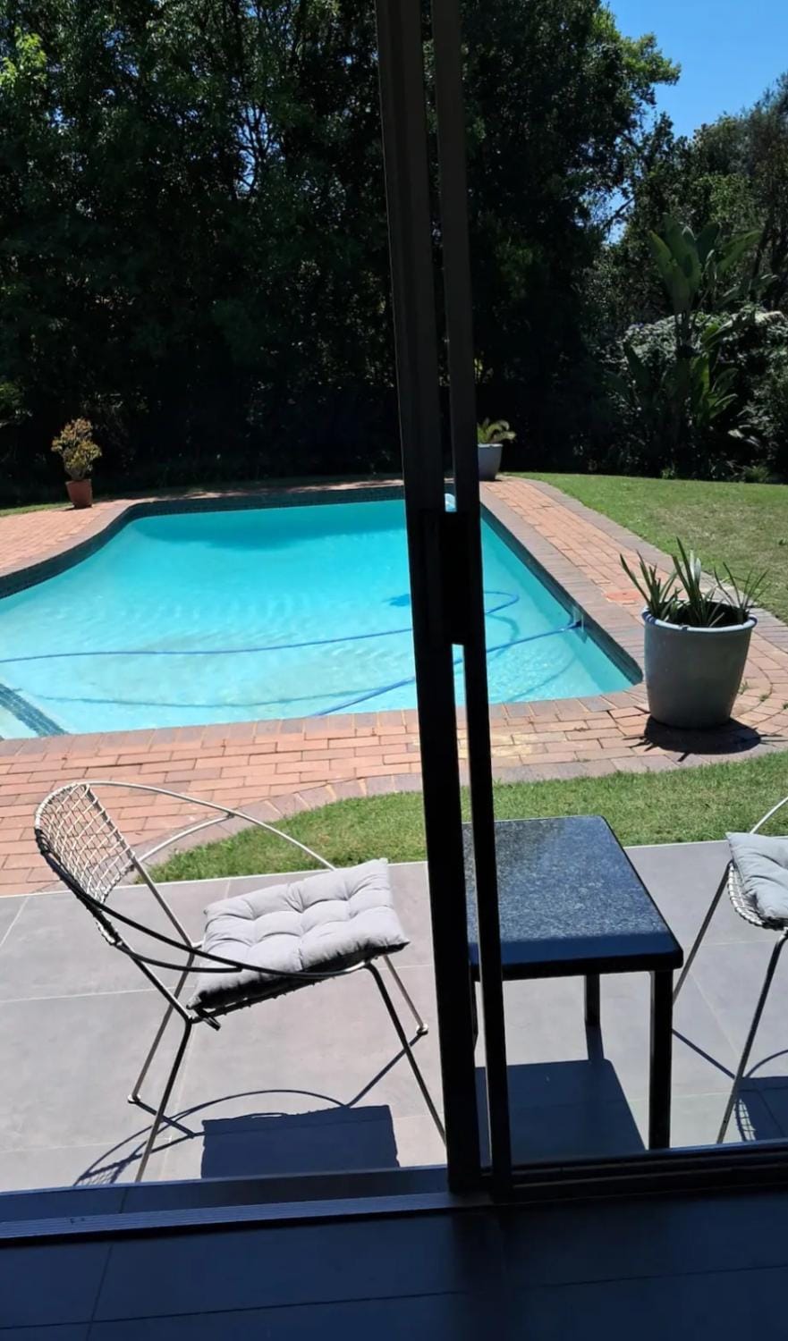 Swimming pool, sunbed