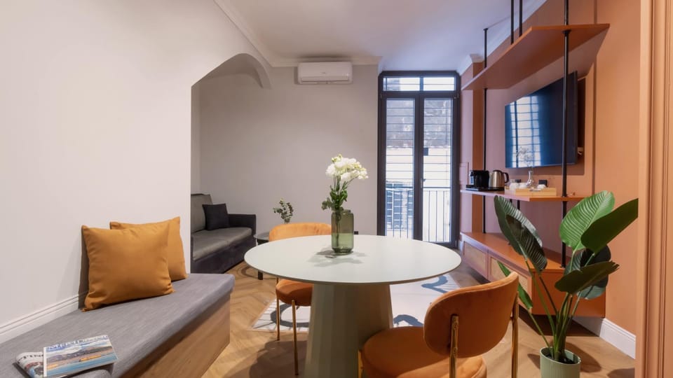 Living room, Seating area, Dining area, air conditioner