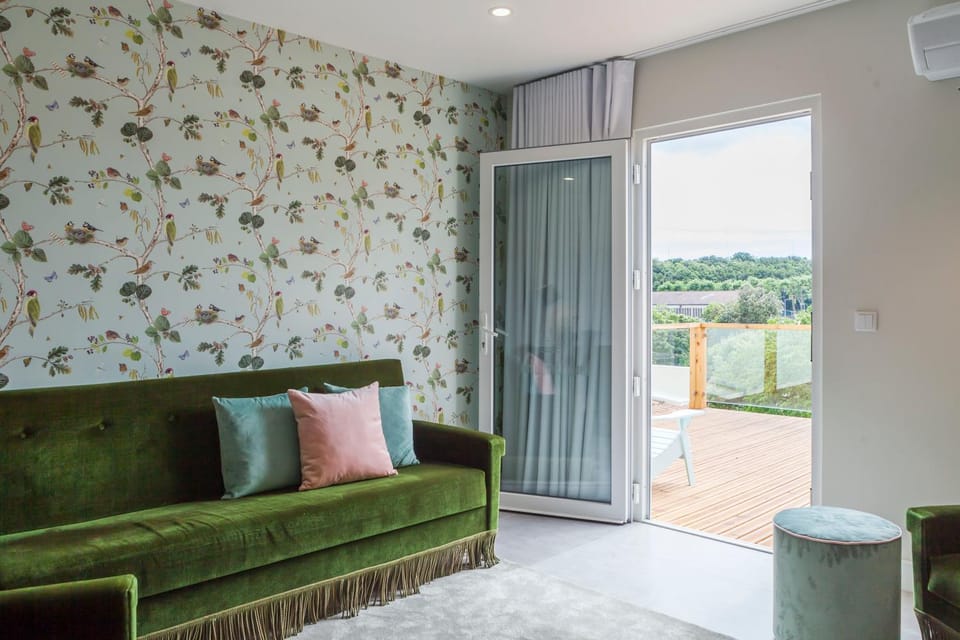 View (from property/room), Balcony/Terrace, Living room